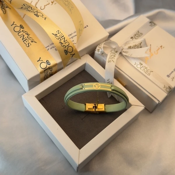 تصویر دوم دستبند طلا چرم زنانه لویزویتون LV52